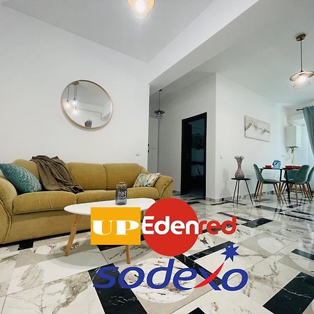 Family Apartment Near Palas Mall 雅西 外观 照片