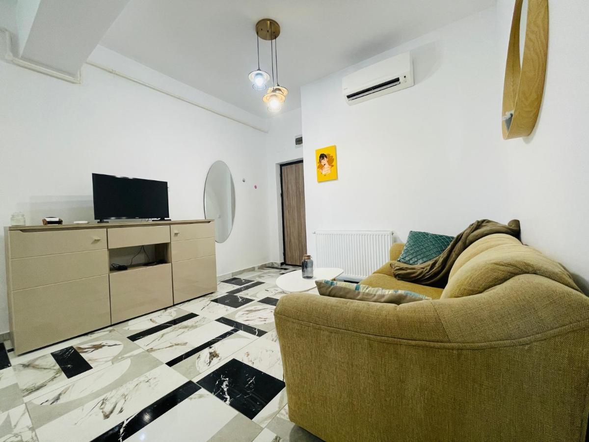 Family Apartment Near Palas Mall 雅西 外观 照片